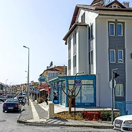 Fethiye Merkezde Ferah Ve Balkonlu 2+1 Daire Apartamento *