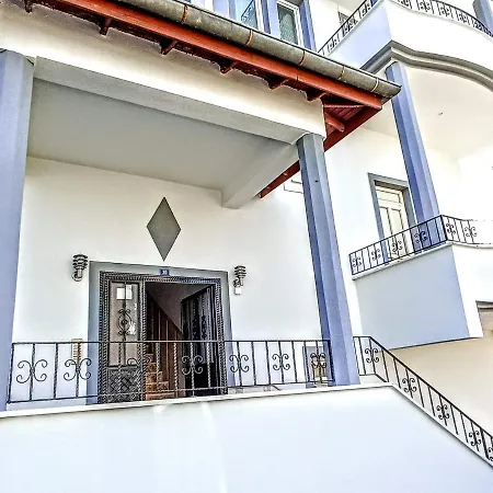 Fethiye Merkezde Ferah Ve Balkonlu 2+1 Daire Apartamento Fethiye