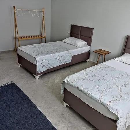 Fethiye Merkezde Ferah Ve Balkonlu 2+1 Daire Apartamento